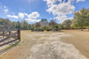 Nature Coast Farmhouse with Screened-In Porch!